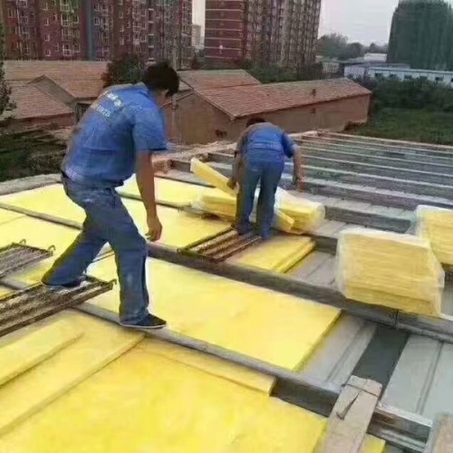 玻璃棉板施工現(xiàn)場